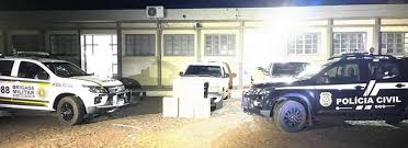 Prisão de dois homens em Três Passos e apreensão de veículo e cigarros em Tiradentes do Sul