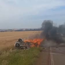 Pai e filho morrem em colisão entre carro e caminhão na ERS-142, no Noroeste do RS