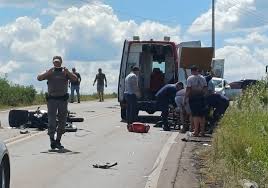 Colisão entre caminhonete e motocicleta deixa um ferido na RSC-472, em Taquaruçu do Sul