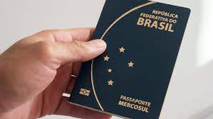 Novo passaporte brasileiro começa a ser emitido nesta terça