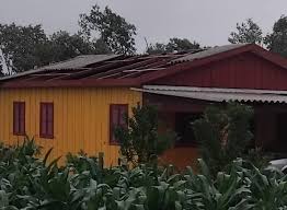 Prefeituras de quatro cidades prestam auxílio a atingidos por temporais na Região Celeiro