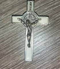 Crucifixo salva vida de padre durante assalto no RS