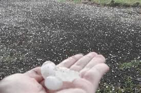 Chuva acompanhada de granizo assusta moradores na cidade de Três Passos